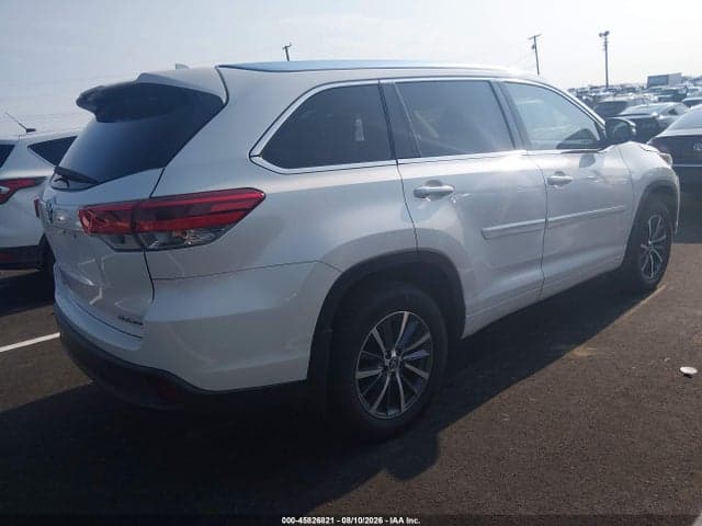 2017 TOYOTA HIGHLANDER XLE 4