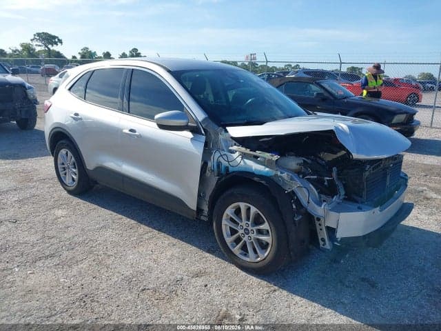2020 FORD ESCAPE SE 1