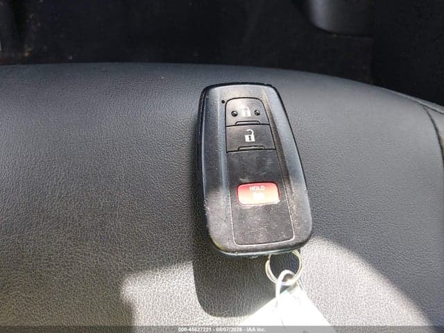 2017 TOYOTA PRIUS THREE TOURING 11
