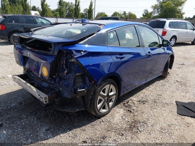2017 TOYOTA PRIUS THREE TOURING 4