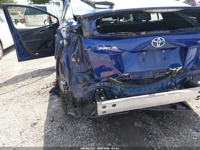2017 TOYOTA PRIUS THREE TOURING 6