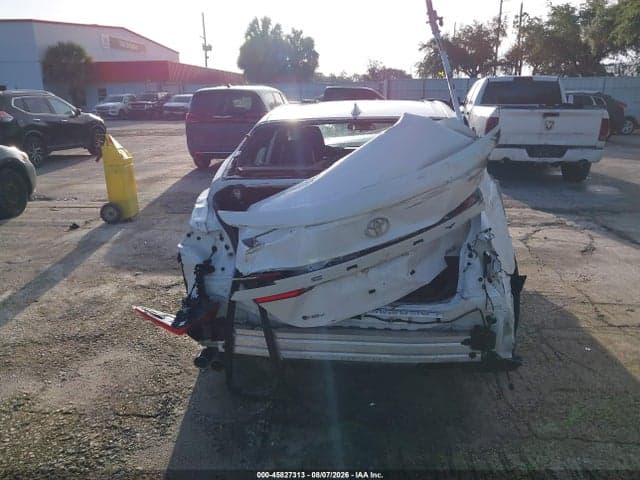 2025 TOYOTA CAMRY SE 16