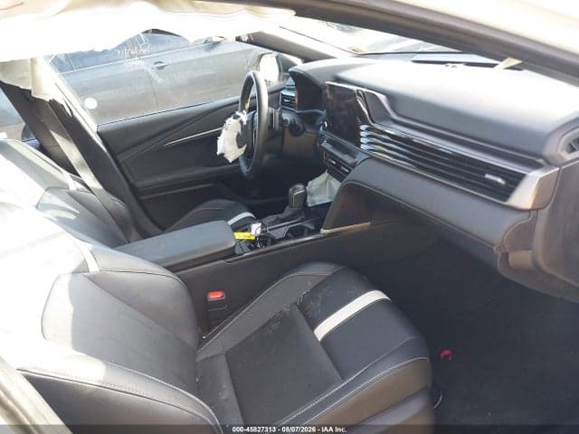 2025 TOYOTA CAMRY SE 5