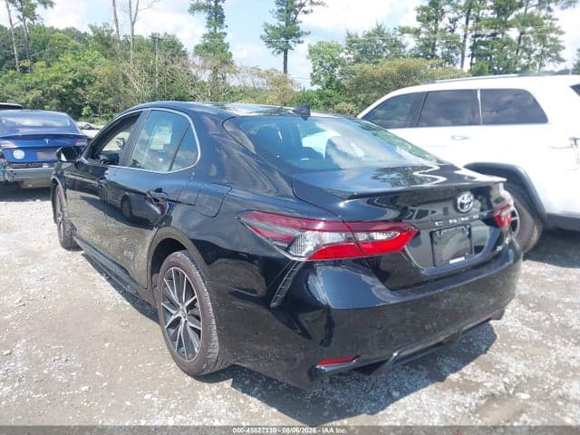 2021 TOYOTA CAMRY SE 3