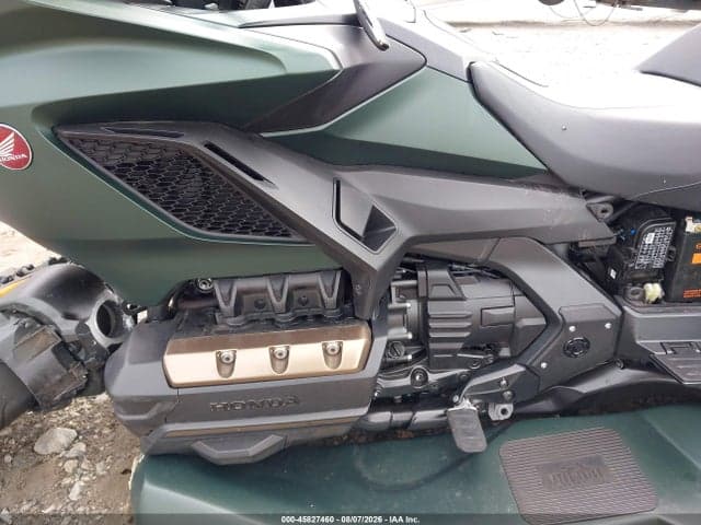 2024 HONDA GL1800 B 9