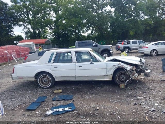 1985 LINCOLN TOWN CAR 13