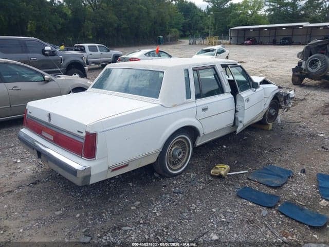 1985 LINCOLN TOWN CAR 4