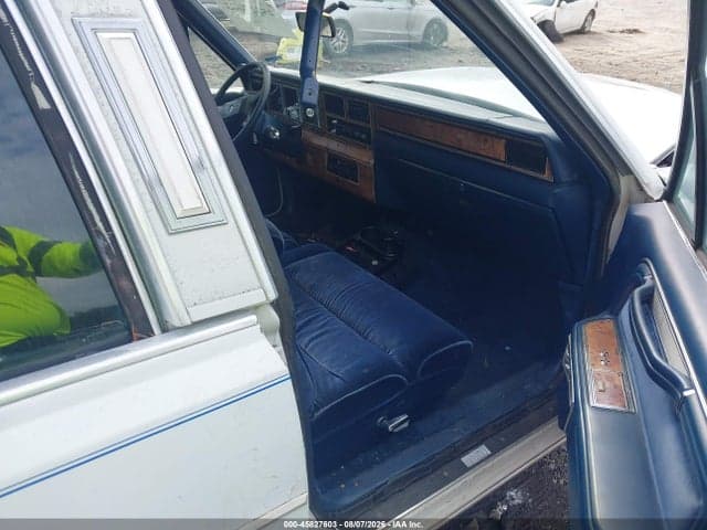 1985 LINCOLN TOWN CAR 5