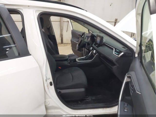 2019 TOYOTA RAV4 LE 5