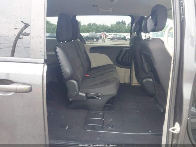 2017 DODGE GRAND CARAVAN SE 8