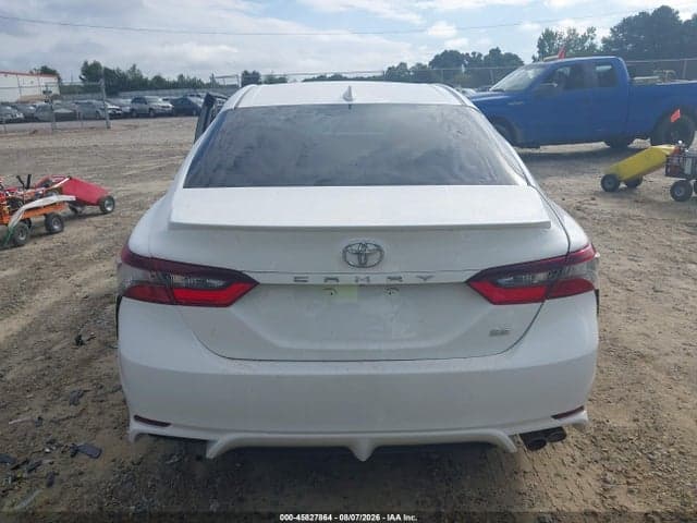 2021 TOYOTA CAMRY SE 17