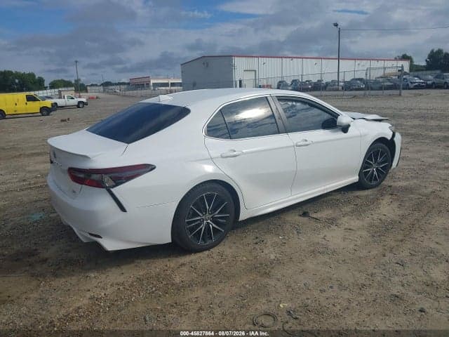 2021 TOYOTA CAMRY SE 4