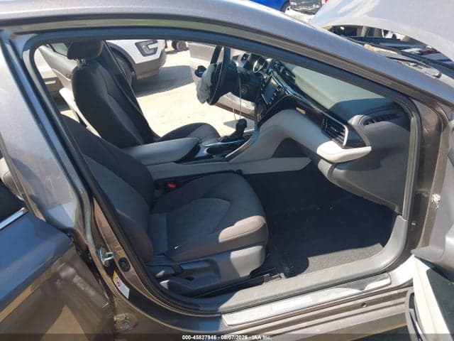 2019 TOYOTA CAMRY LE 5
