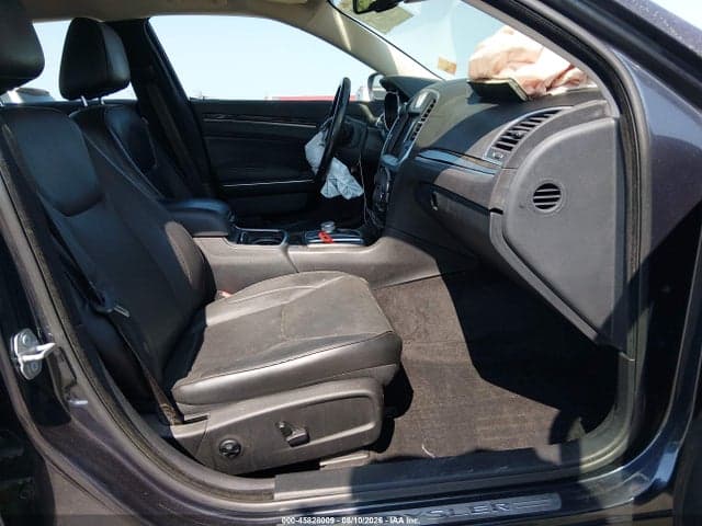 2018 CHRYSLER 300 LIMITED 5