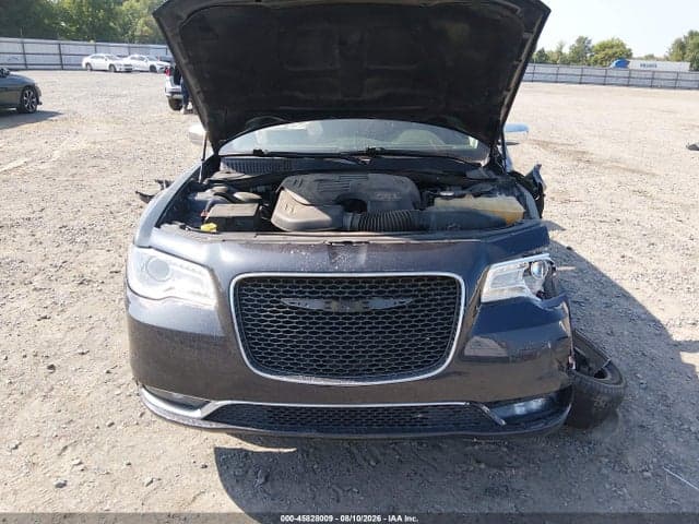 2018 CHRYSLER 300 LIMITED 10