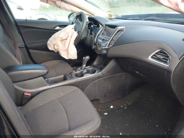 2017 CHEVROLET CRUZE LT AUTO 5