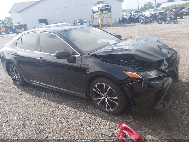 2018 TOYOTA CAMRY SE - 1