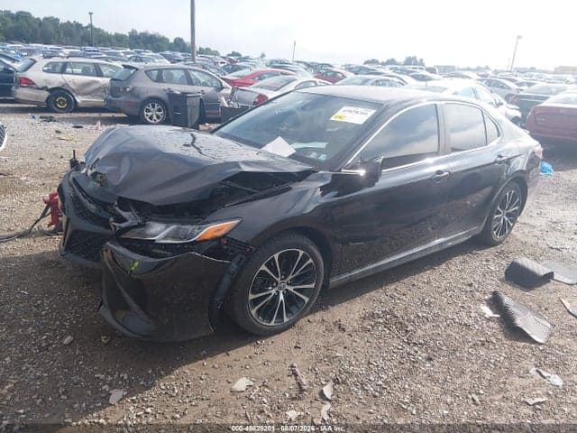 2018 TOYOTA CAMRY SE 2