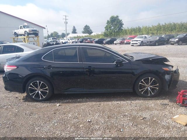 2018 TOYOTA CAMRY SE 13