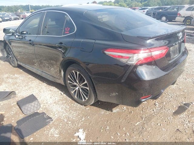 2018 TOYOTA CAMRY SE 3