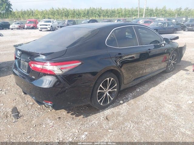 2018 TOYOTA CAMRY SE 4