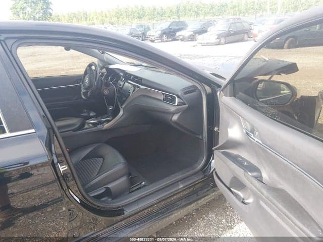 2018 TOYOTA CAMRY SE 5
