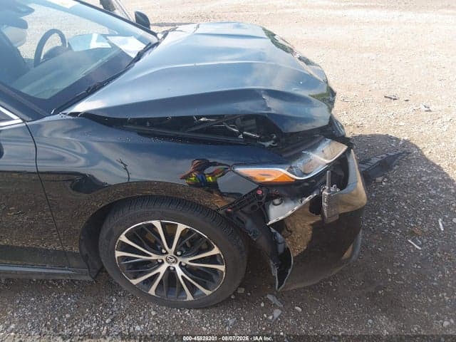 2018 TOYOTA CAMRY SE 6