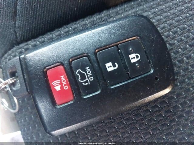 2017 TOYOTA RAV4 XLE 11