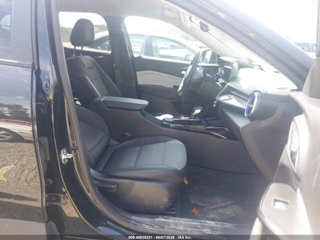 2025 CHEVROLET TRAX FWD LT 8