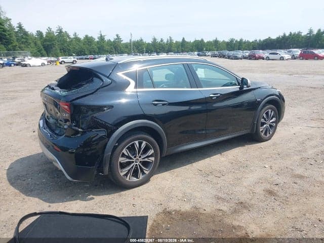 2017 INFINITI QX30 PREMIUM 4
