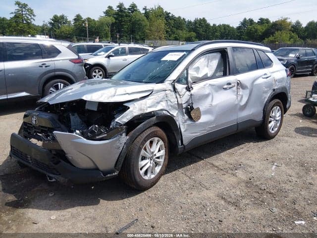 2026 TOYOTA COROLLA CROSS LE 2