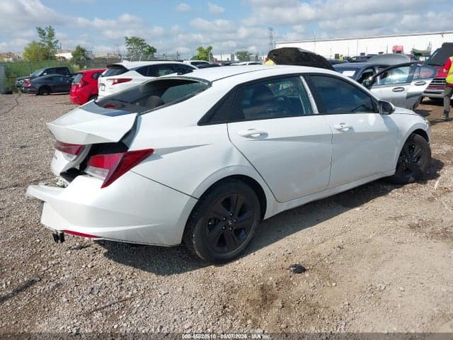 2021 HYUNDAI ELANTRA SEL 4