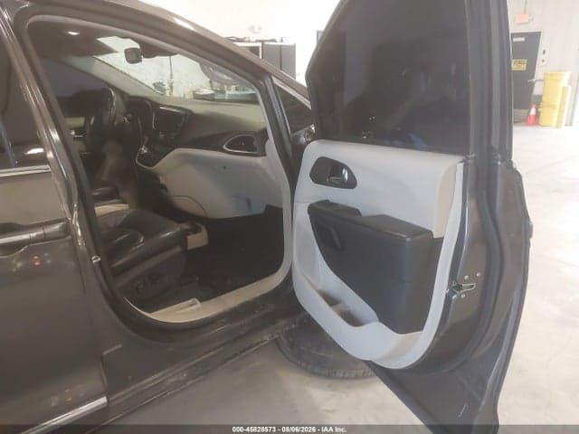 2020 CHRYSLER PACIFICA TOURING L PLUS 5