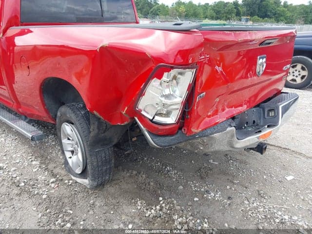 2017 RAM 1500 SLT 4X4 6'4 BOX 6