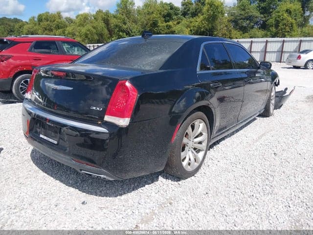 2017 CHRYSLER 300 LIMITED 4