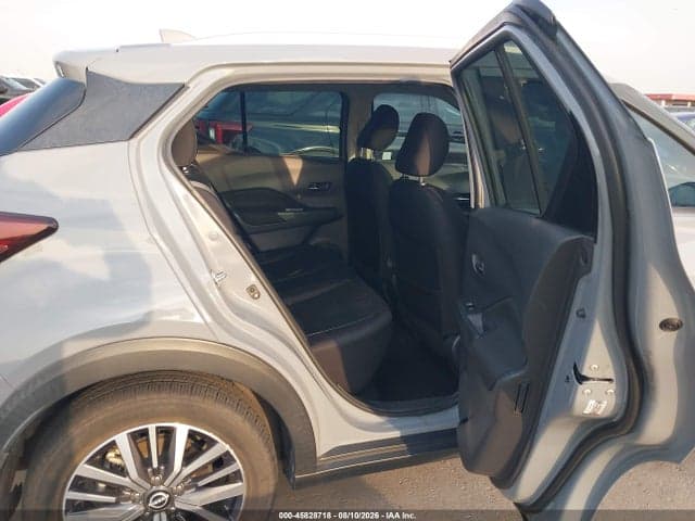 2022 NISSAN KICKS SV XTRONIC CVT 8