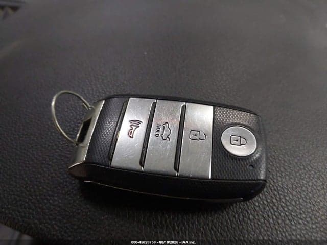 2019 KIA OPTIMA S 11