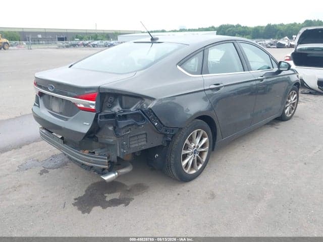 2017 FORD FUSION SE 4