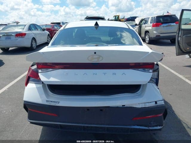 2024 HYUNDAI ELANTRA SE 16