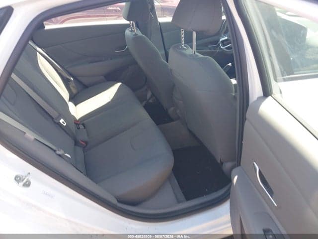 2024 HYUNDAI ELANTRA SE 8
