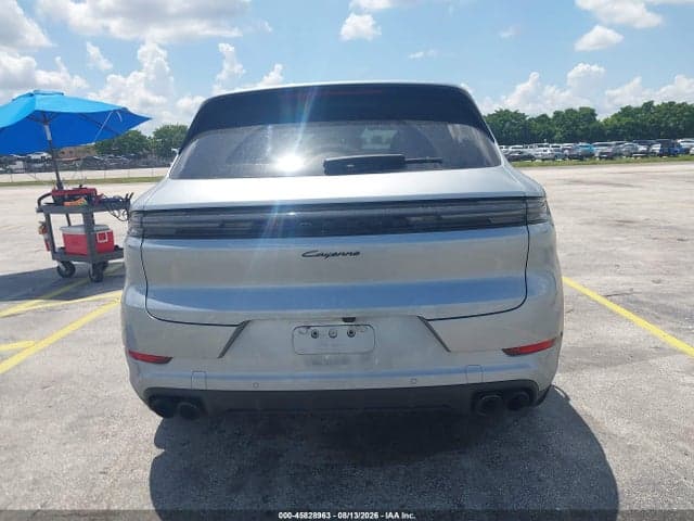 2025 PORSCHE CAYENNE 16
