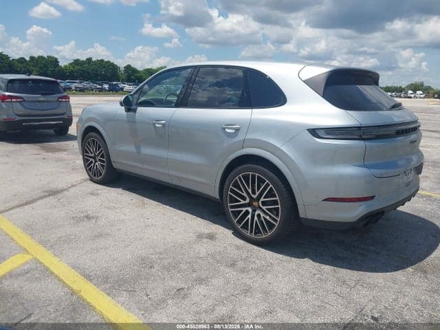 2025 PORSCHE CAYENNE 3