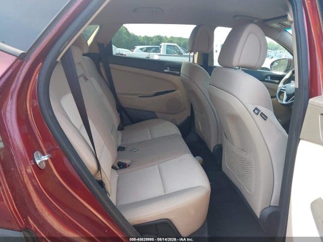 2017 HYUNDAI TUCSON SE 8