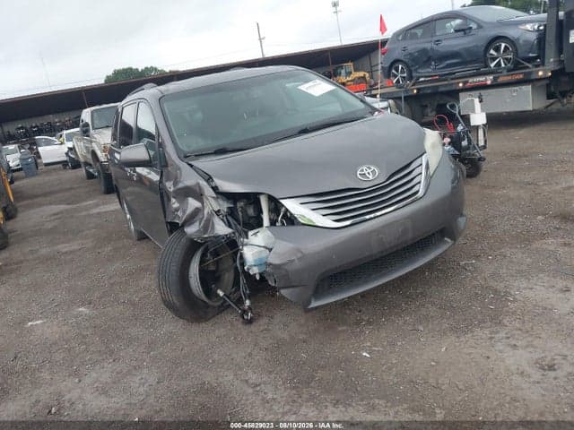 2017 TOYOTA SIENNA XLE 8 PASSENGER 1