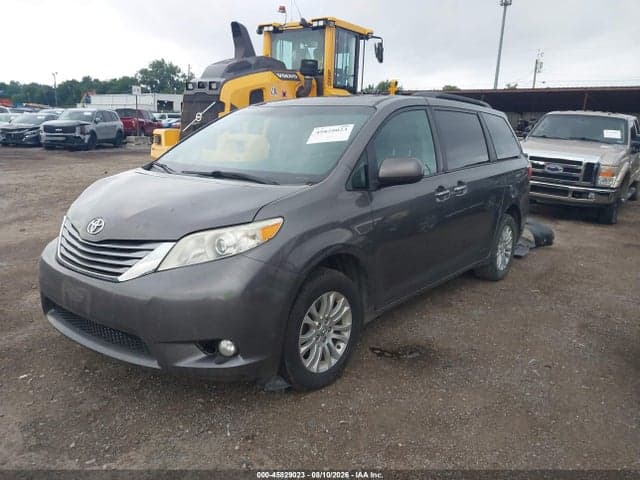 2017 TOYOTA SIENNA XLE 8 PASSENGER 2