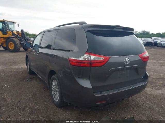 2017 TOYOTA SIENNA XLE 8 PASSENGER 3