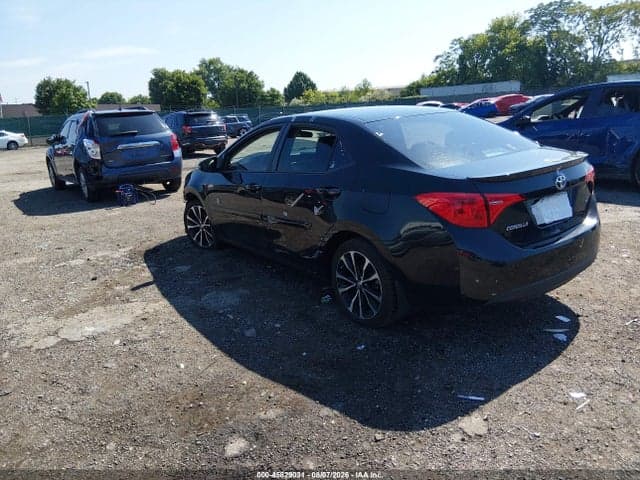 2017 TOYOTA COROLLA SE 3