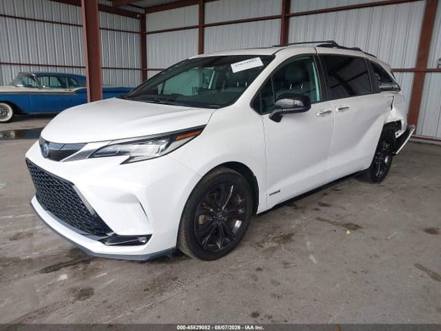 2021 TOYOTA SIENNA XSE 2