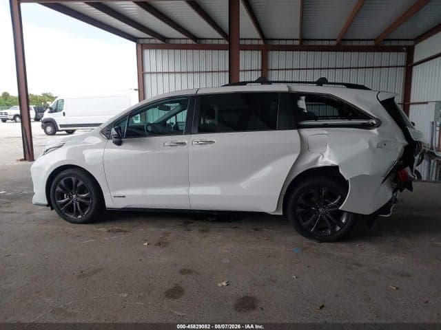 2021 TOYOTA SIENNA XSE 14