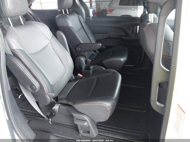 2021 TOYOTA SIENNA XSE 8